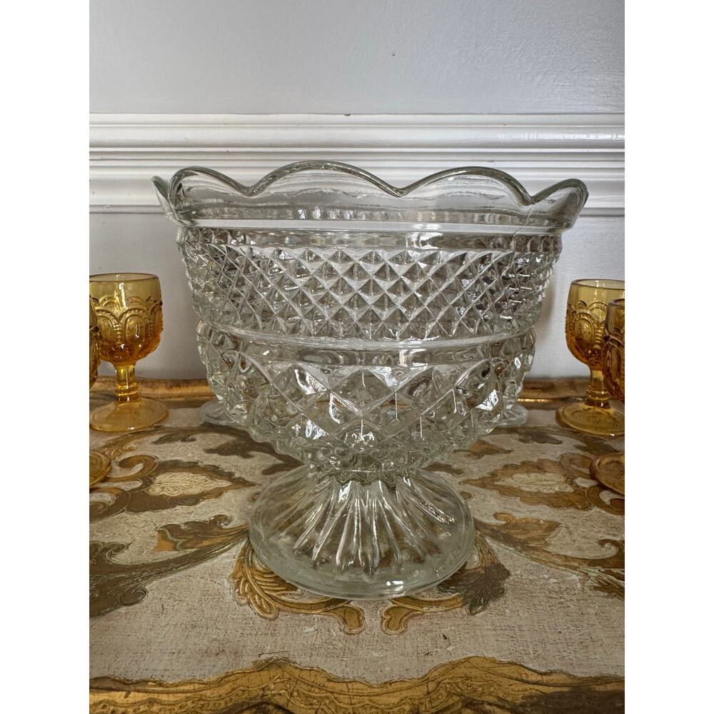 Vintage Clear Glass Pedestal Compote Bowl Scalloped Rim Centerpiece 7"